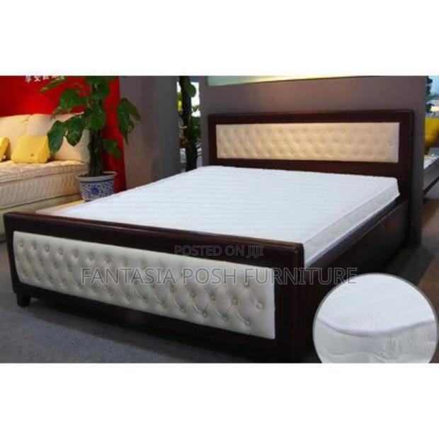 White Button-Tufted Mocket Bed (S) 5 by 6