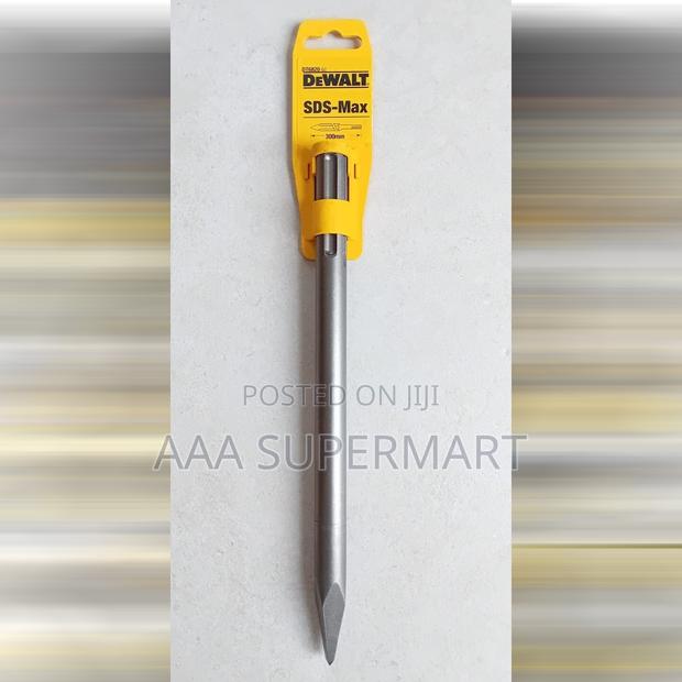 Dt6821-Qz Chisel, Pointed 400mm SDS Max Chisels