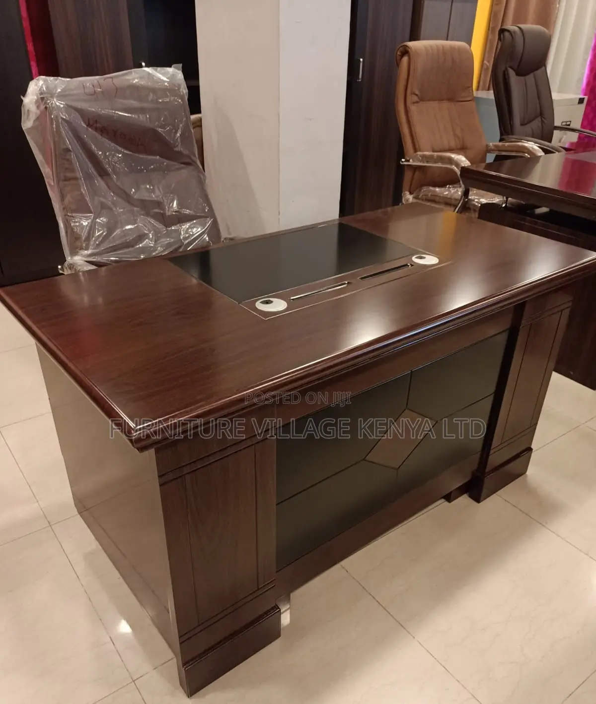 Office Desk:140cm Executive Boss Desk -Stylish Front