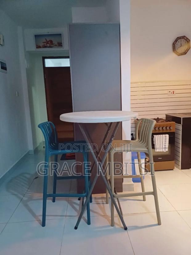 Lavish Studio Apartment With Balcony at Bombolulu - thumbnail 4