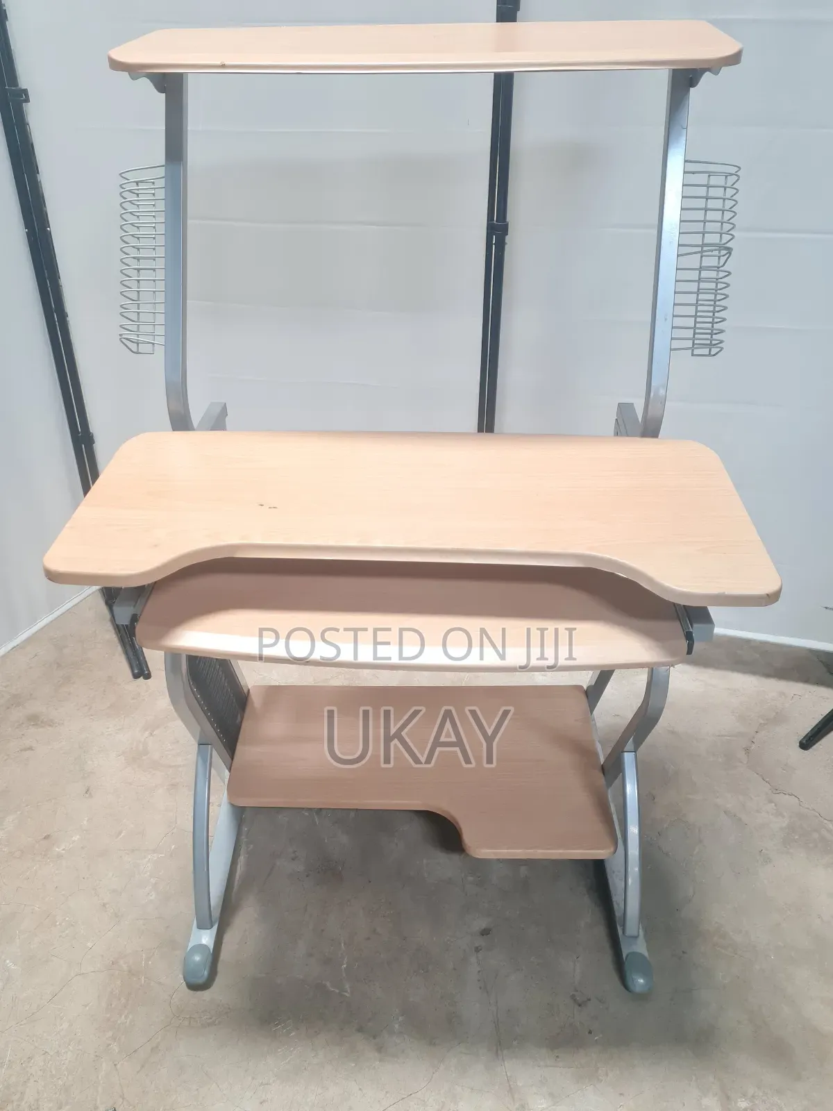 Uk- Computer Desk.