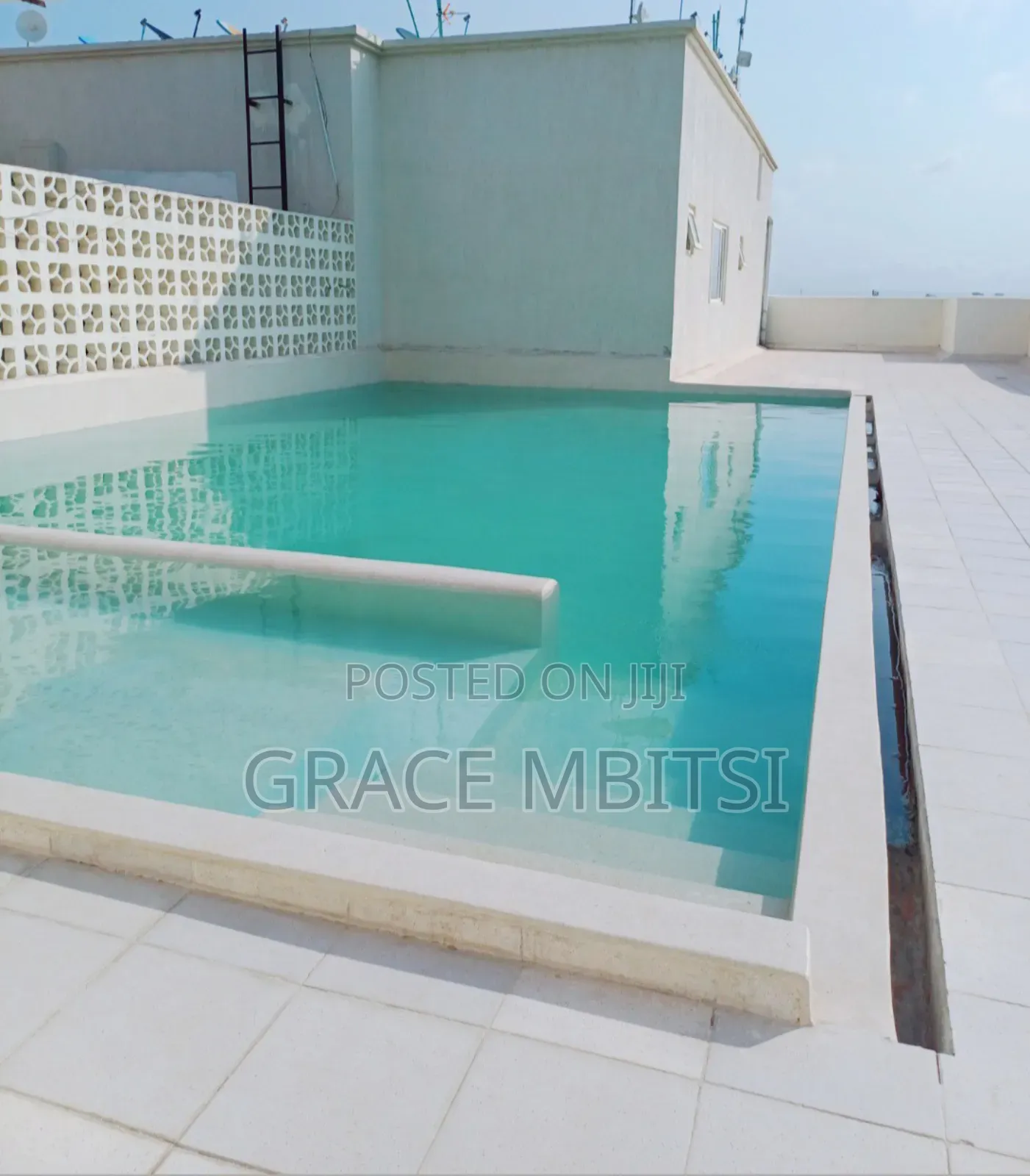 Lavish Studio Apartment With Balcony at Bombolulu