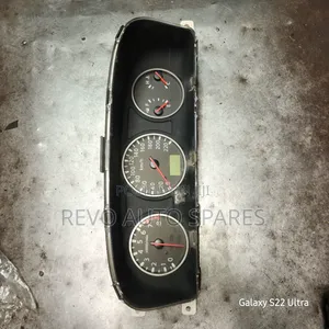 Clock Nissan Xtrail T30