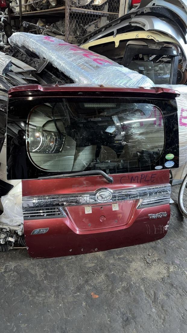 Daihatsu Tanto 2015 Tailgate/Boot