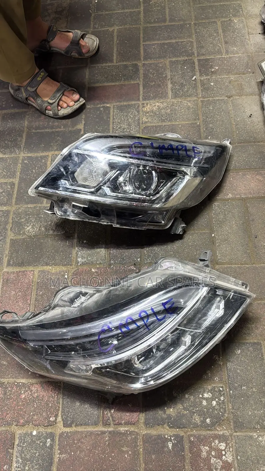 Nissan Days Roox Xenon Headlight