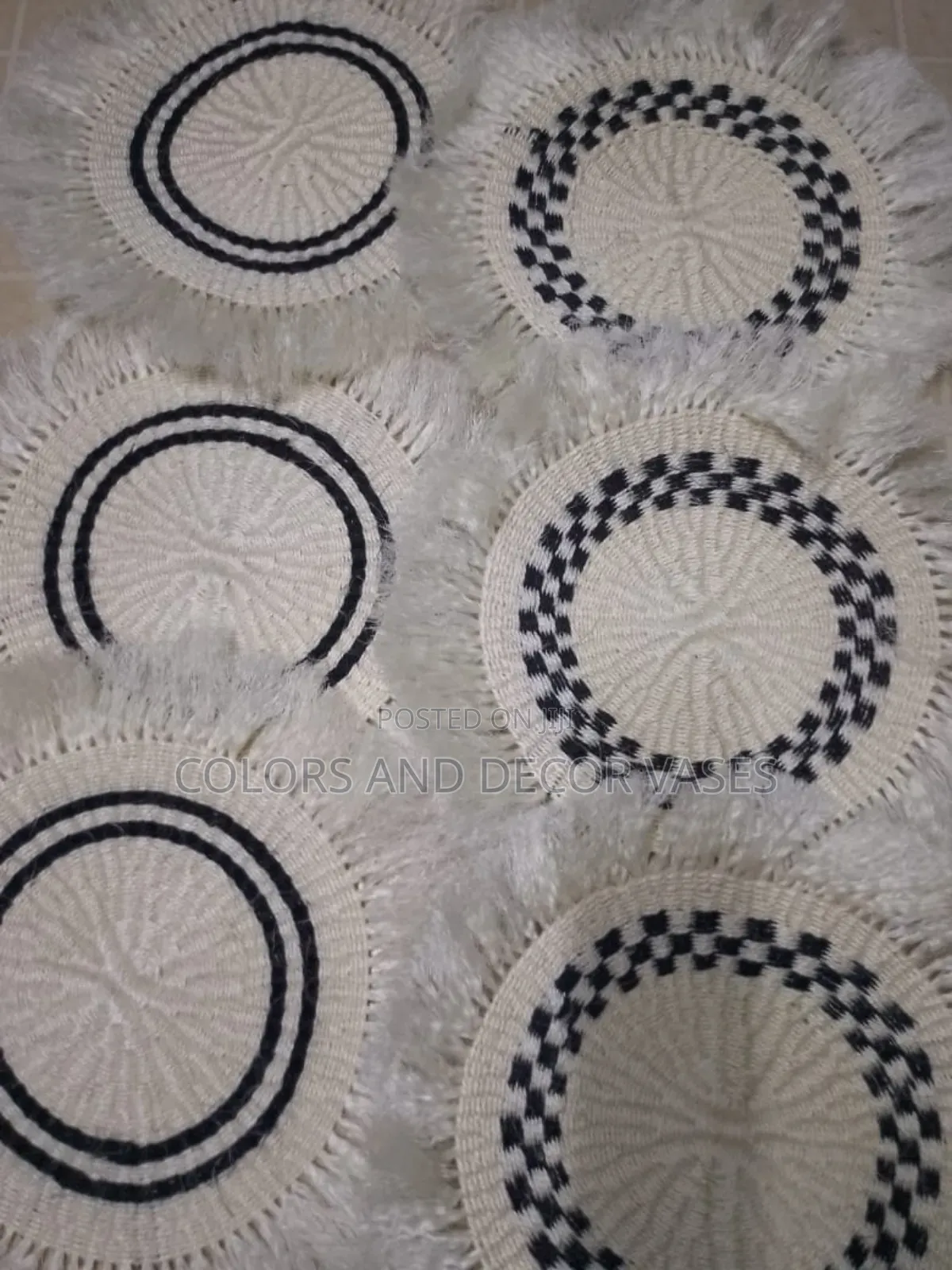 Patterned White and Black Mats