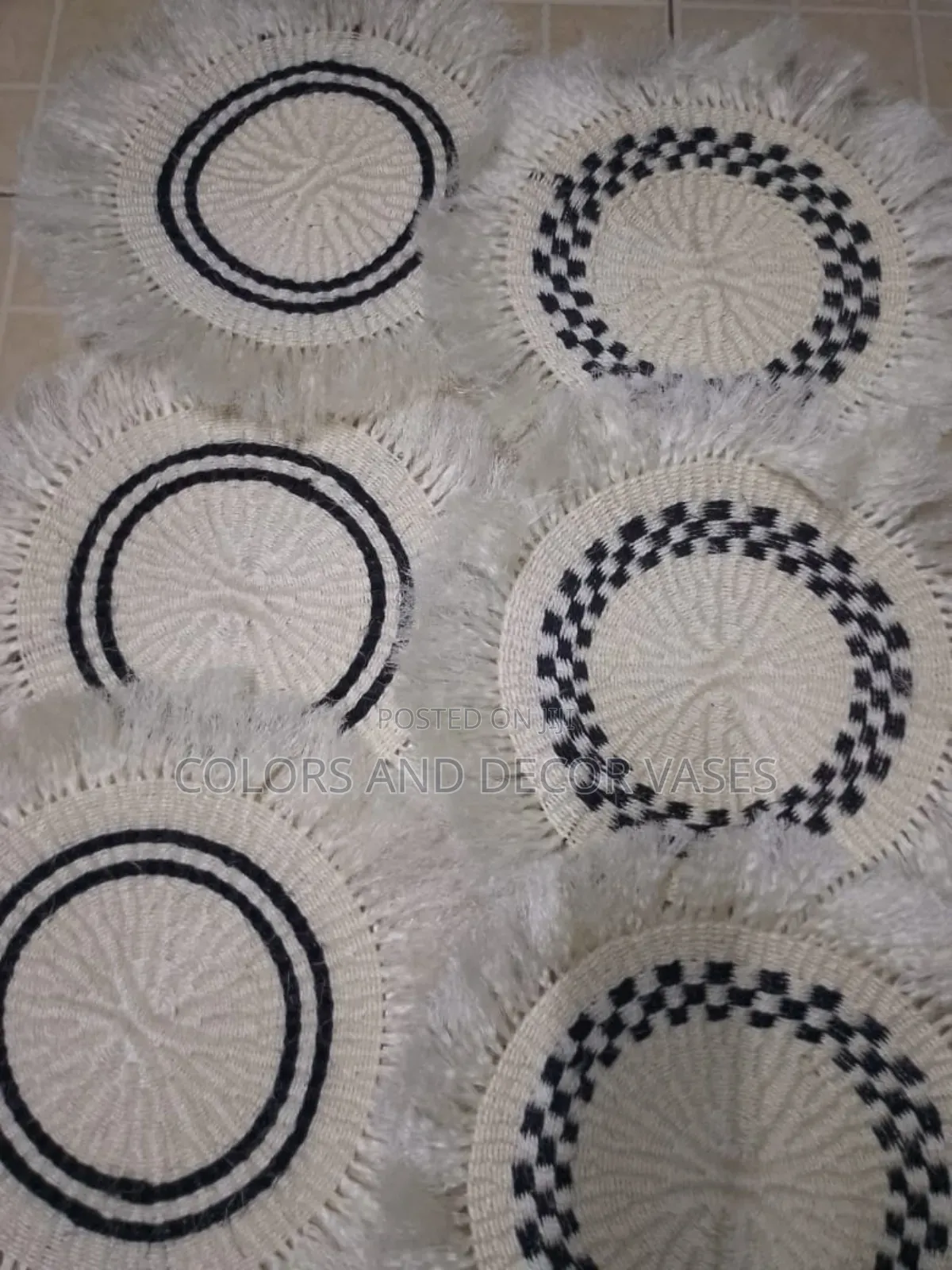 Patterned White and Black Mats
