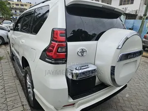 Toyota Land Cruiser Prado 2018 White