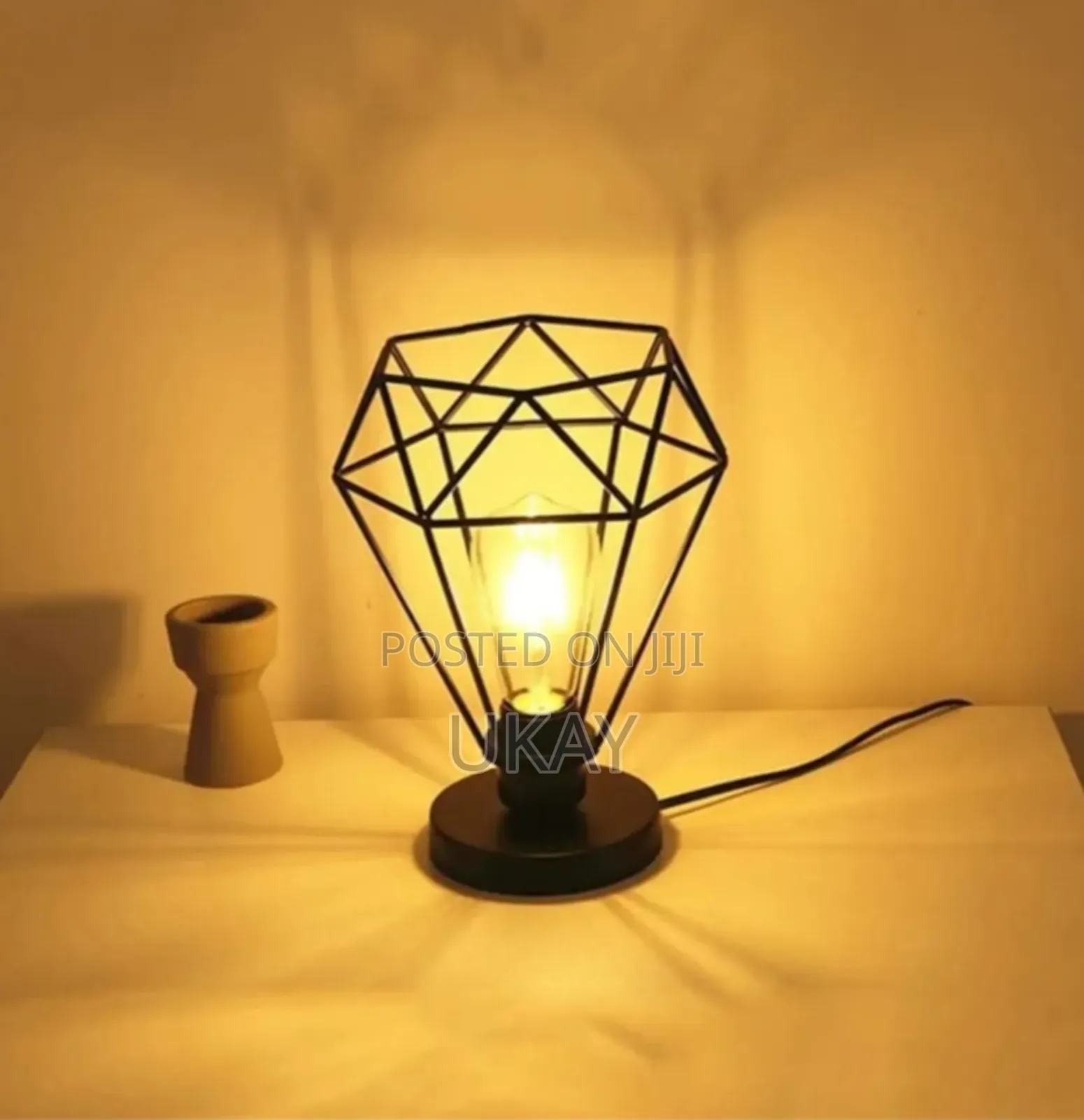 Uk- Nordic Style Iron Wire Table Lamp.