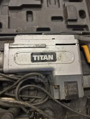 Uk- Titan Ttb280drh Breaker.