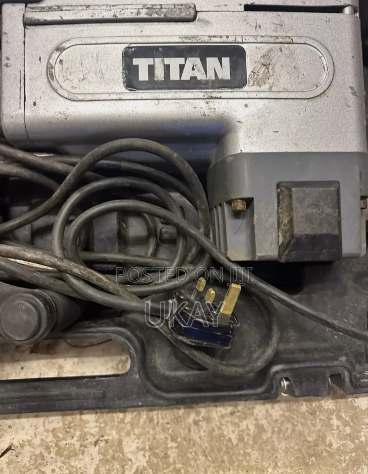 Uk- Titan Ttb280drh Breaker.