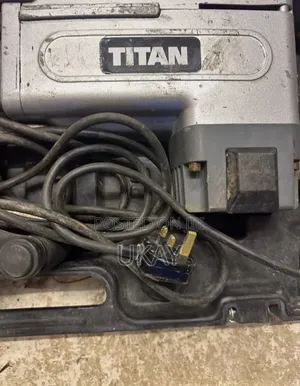 Uk- Titan Ttb280drh Breaker.