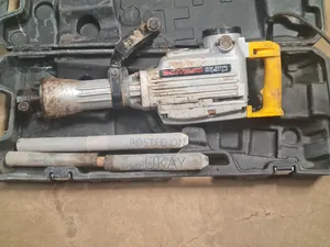 Uk- Clarke Contractor Demolition Hammer.