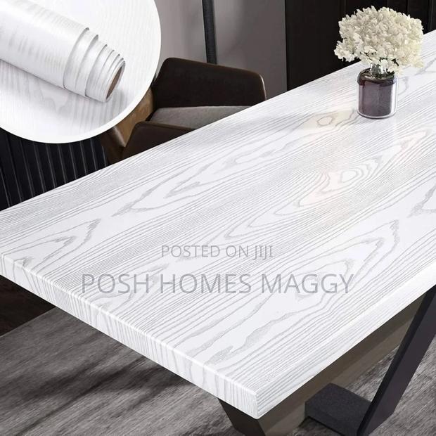 White Contact Wallpapers - main view