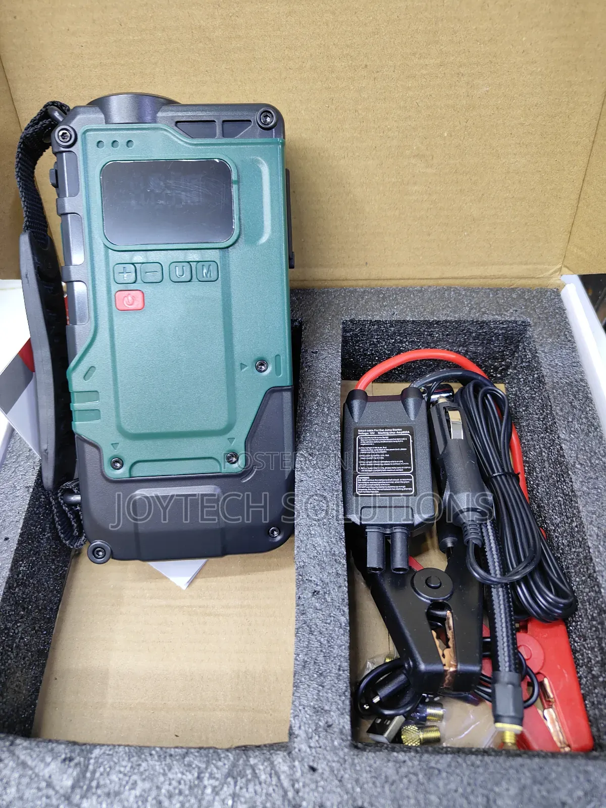Heavy Duty Car Battery Jamstarter With Pressure Inflator.