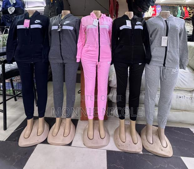 Warm Nike Tracksuit - thumbnail 2