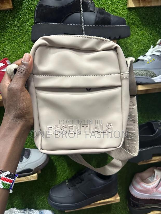 Essential Sling Bags - thumbnail 2