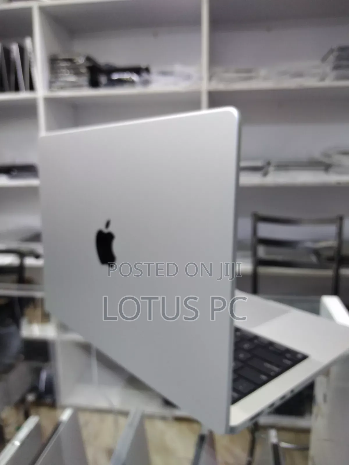Laptop Apple MacBook Pro M1 16GB Apple M1 Pro SSD 1T