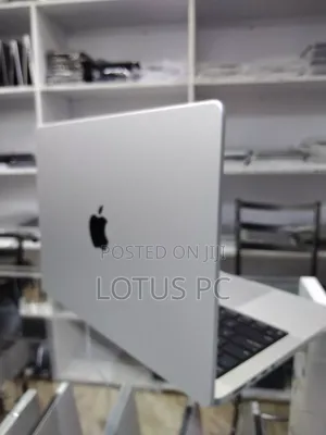 Laptop Apple MacBook Pro M1 16GB Apple M1 Pro SSD 1T