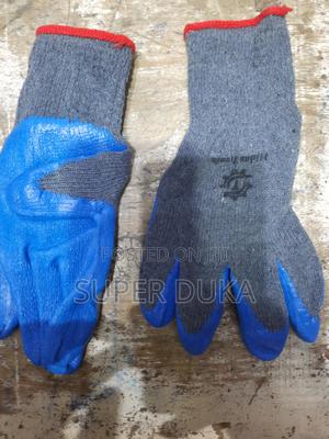 Diamond Grip Safety Gloves. - thumbnail 2