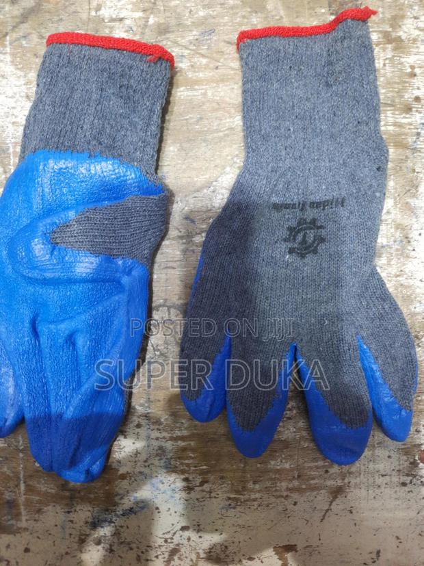 Diamond Grip Safety Gloves.
