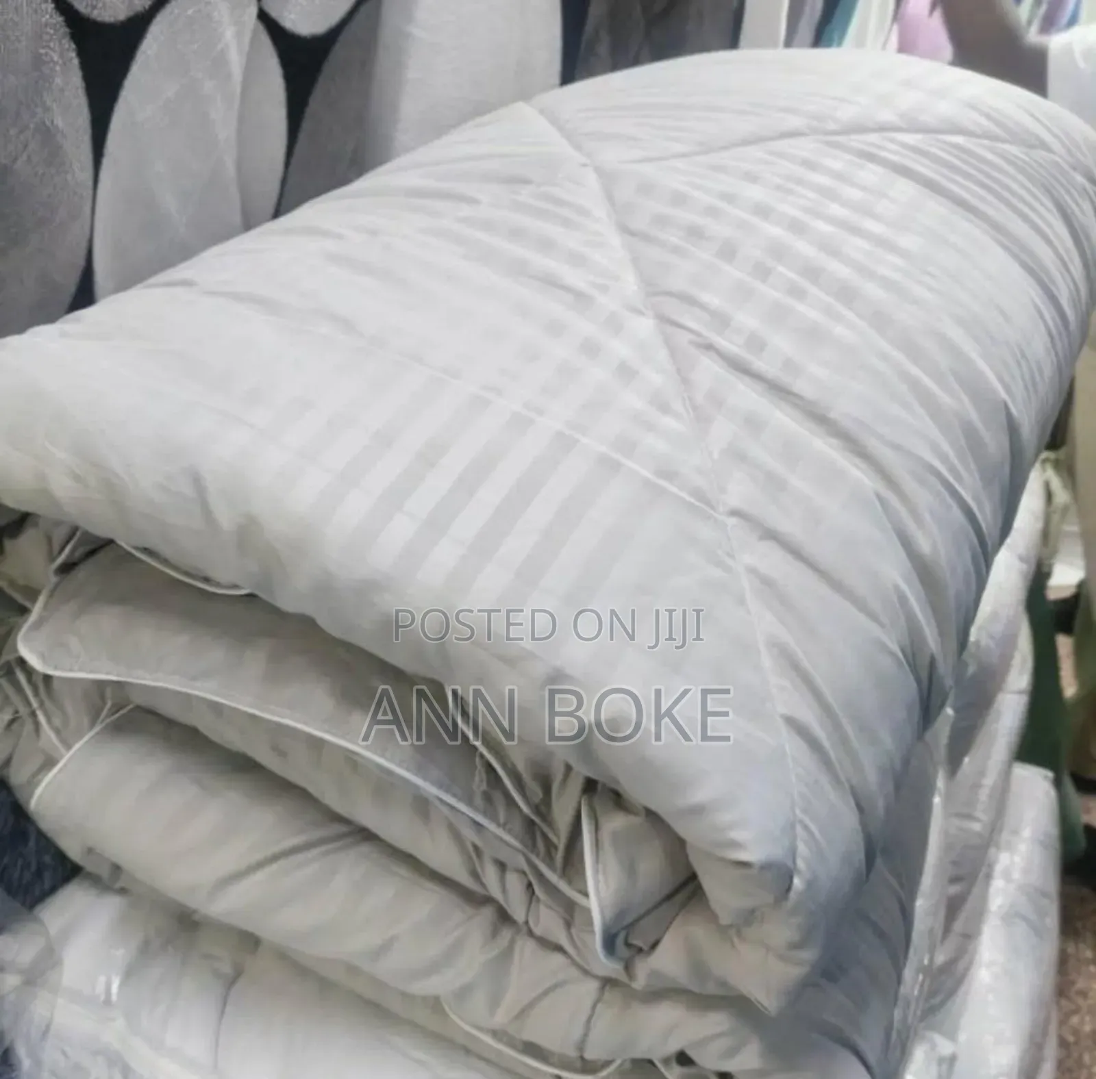 Binded Duvet White Stripes {Super King-}
 One Bedsheet