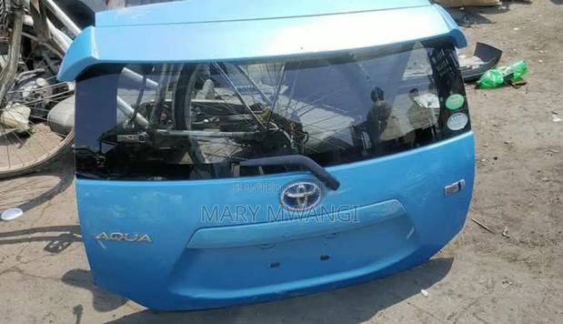 Toyota Aqua Boot/Tailgate - main view