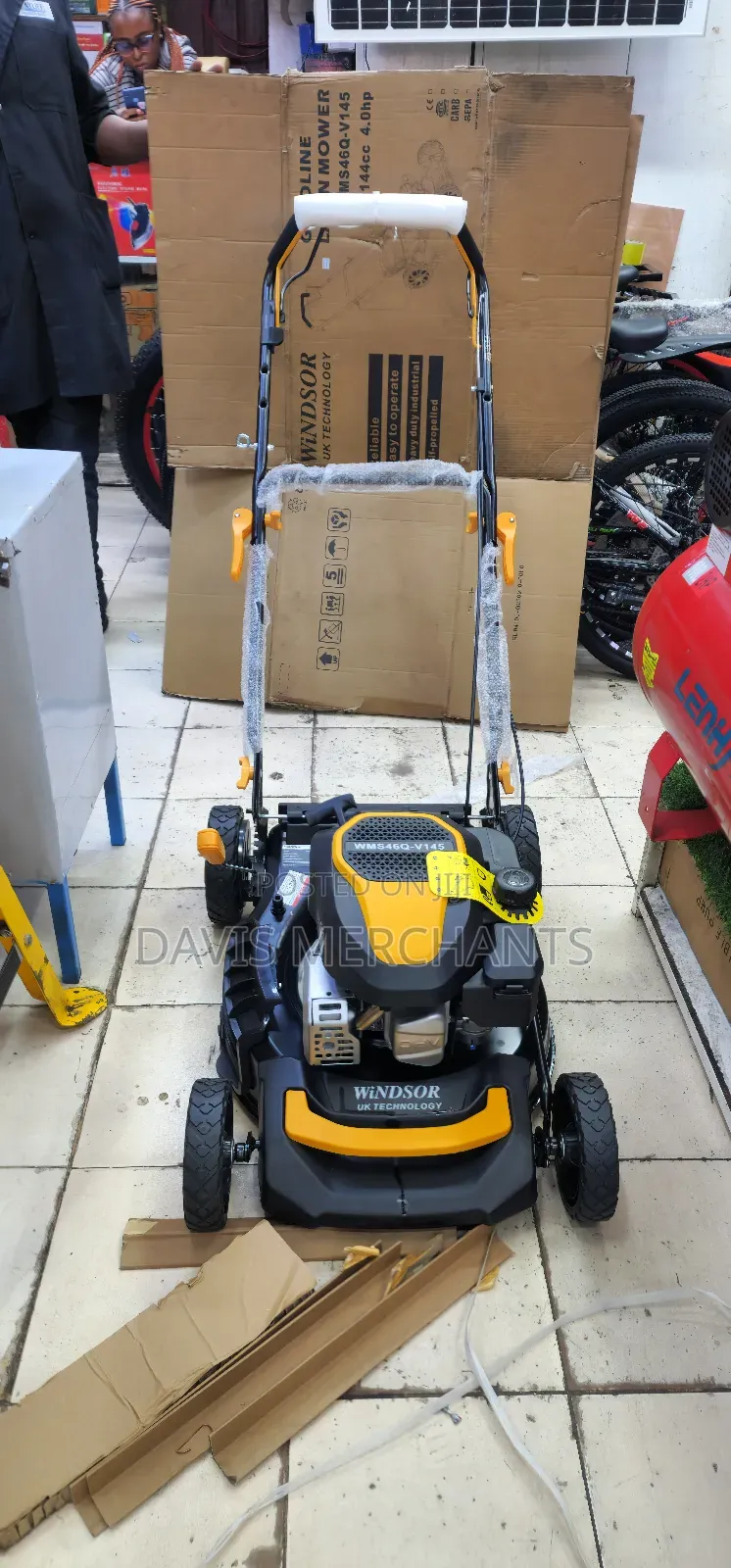 Lawn Mower Machine With 144cc Petrol Engine