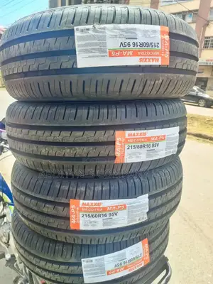 215/60r16 Maxxis