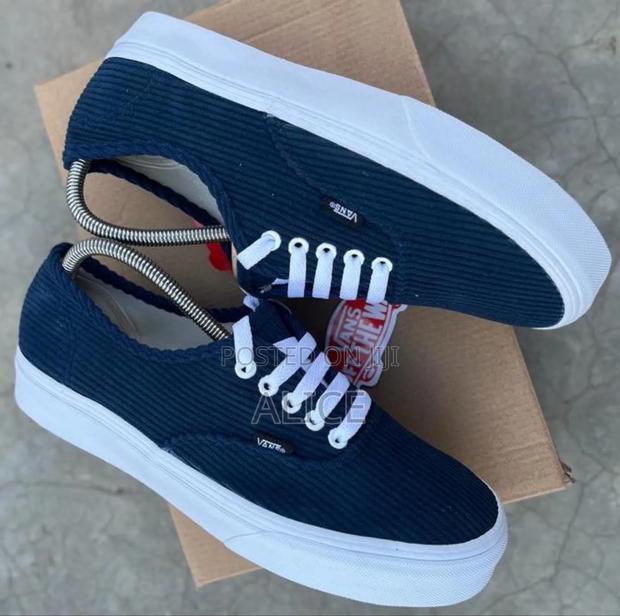 Velvet Vans - thumbnail 5