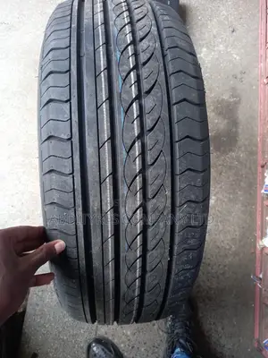 215/55r17 Centara