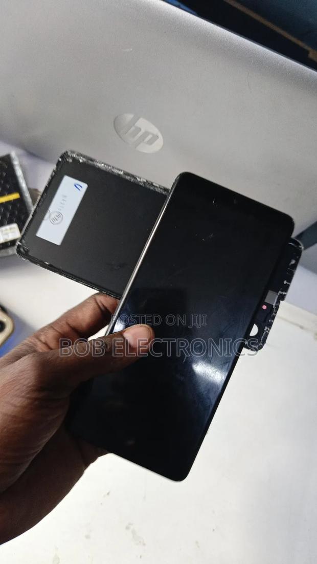 Samsung S21 Ultra Screen Replacement - thumbnail 2