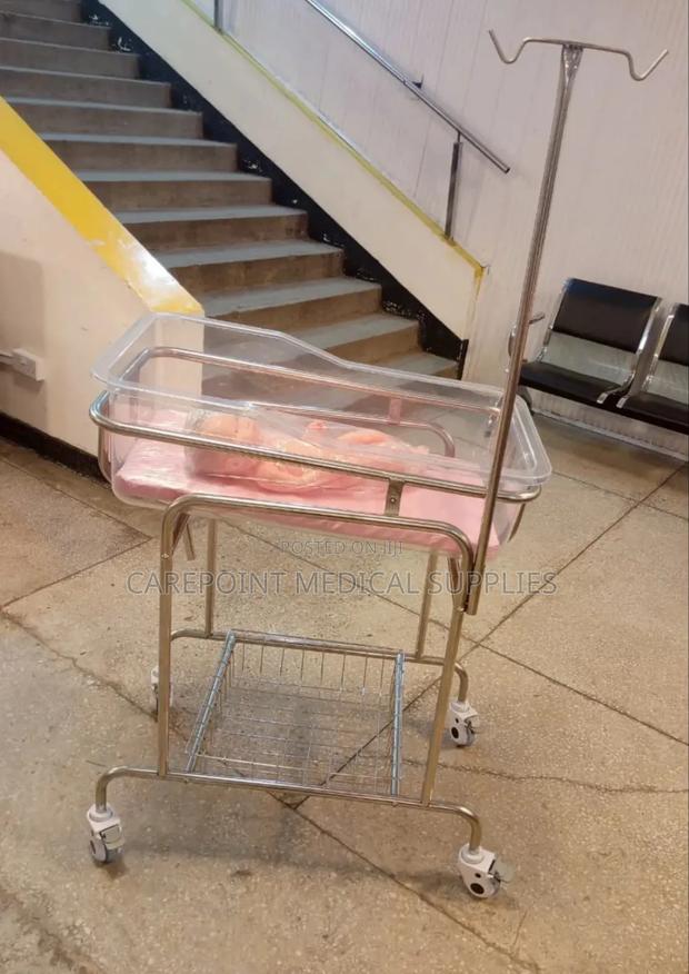 Baby Cot With Drip System - main view