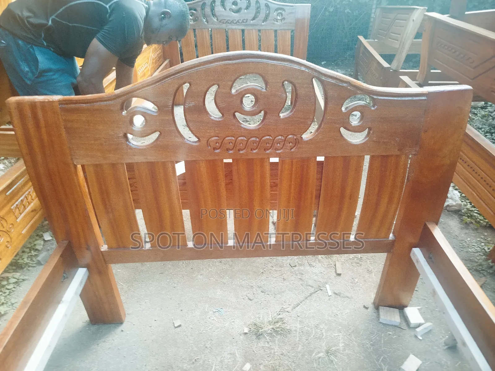 4by6 Mahogany Beds - Brand New And Strong!