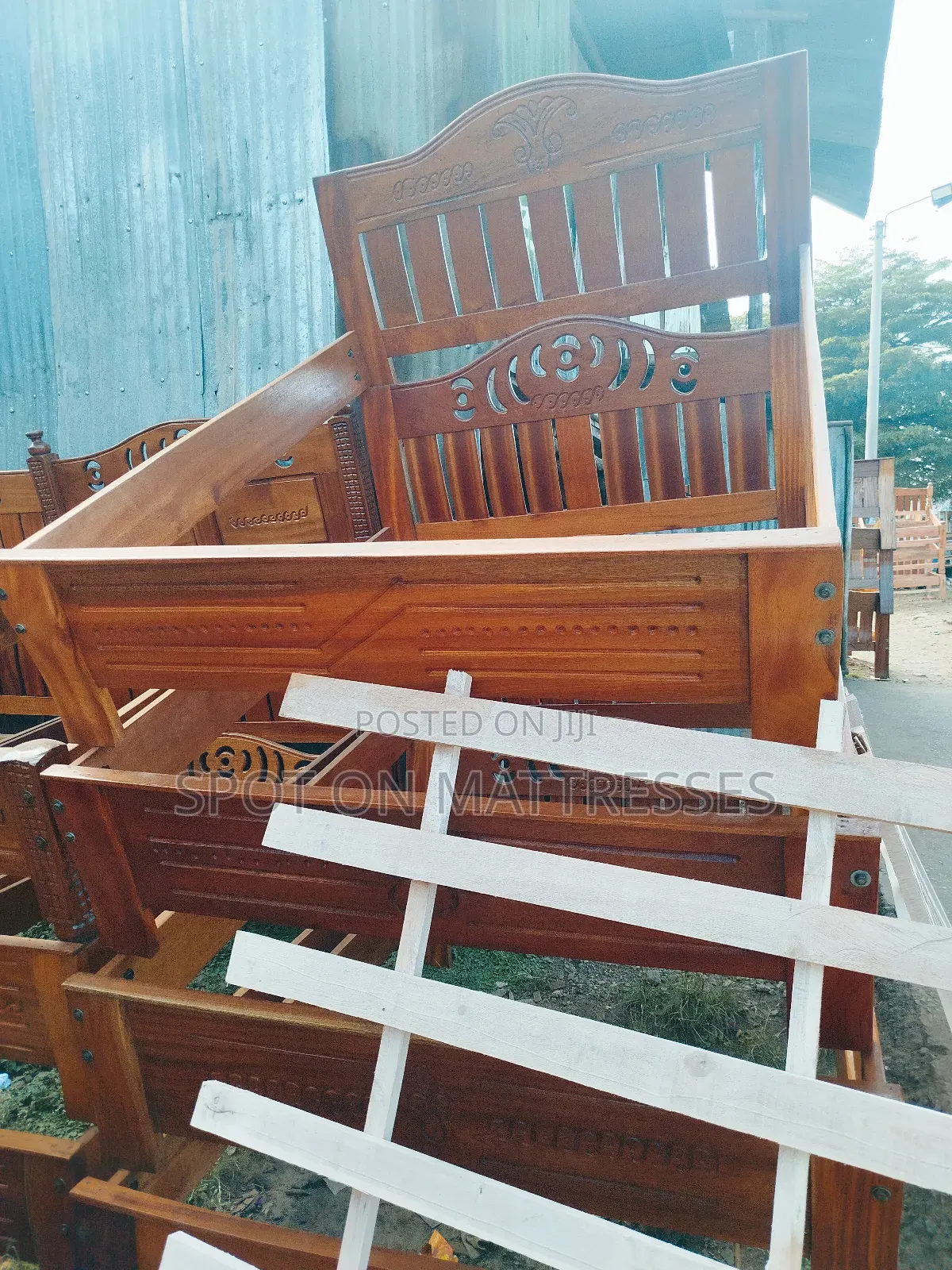4by6 Mahogany Beds - Brand New And Strong!