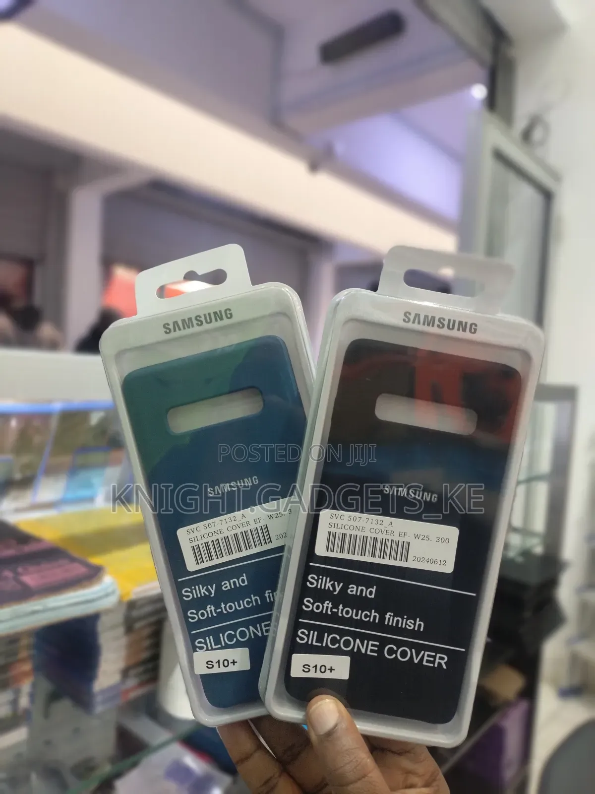 Sam. S10 + Case.