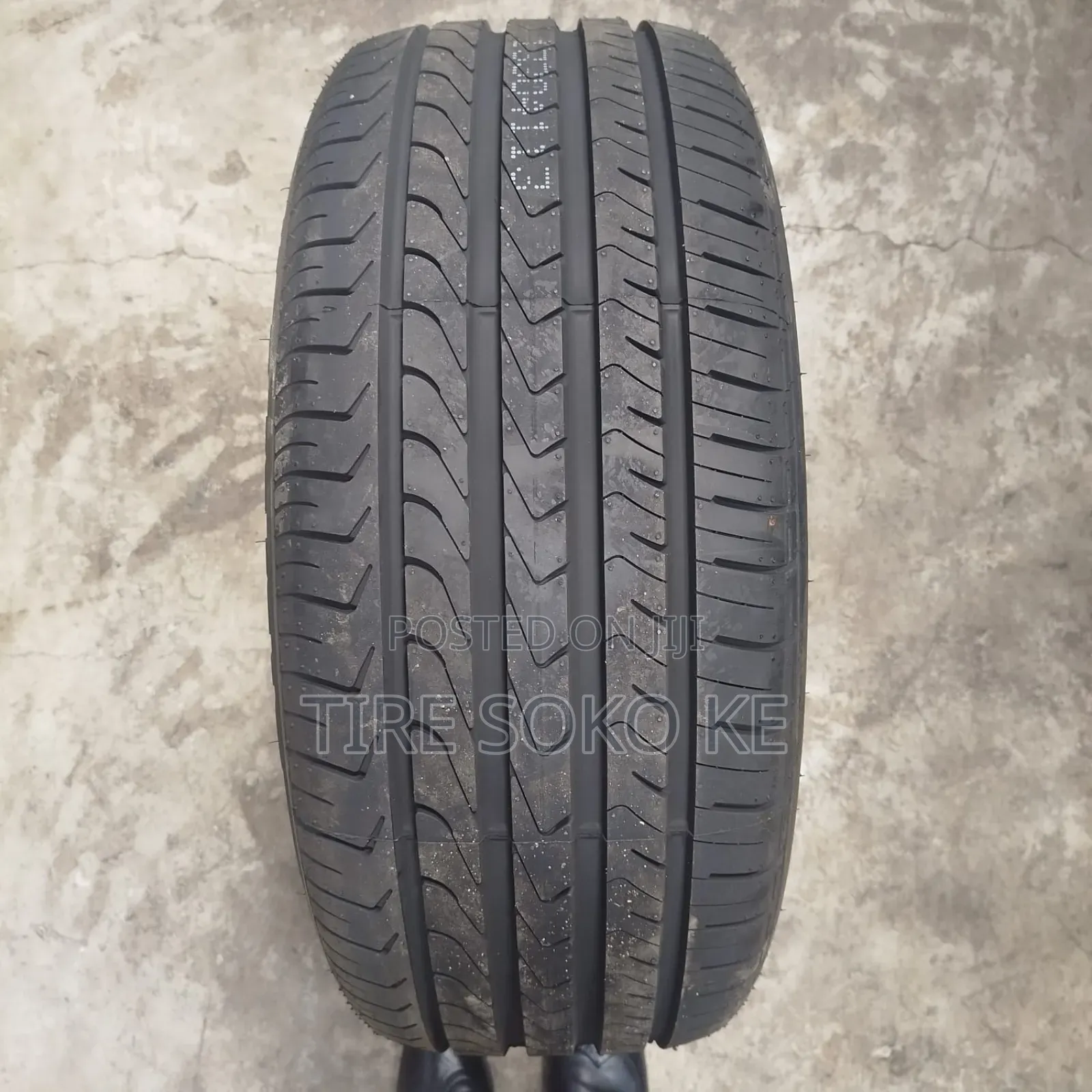 245/45 R19 Maxxis Victra Runflat M36+