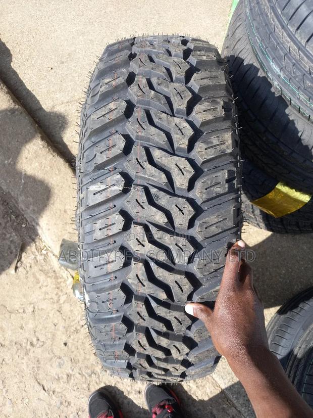 285/70r17 Maxtrek - thumbnail 2