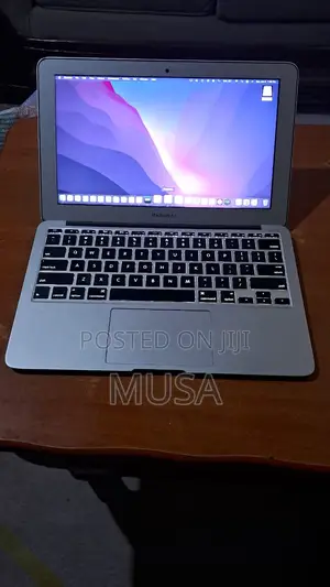 New Laptop Apple MacBook Air 4GB Intel Core i5 SSD 128GB