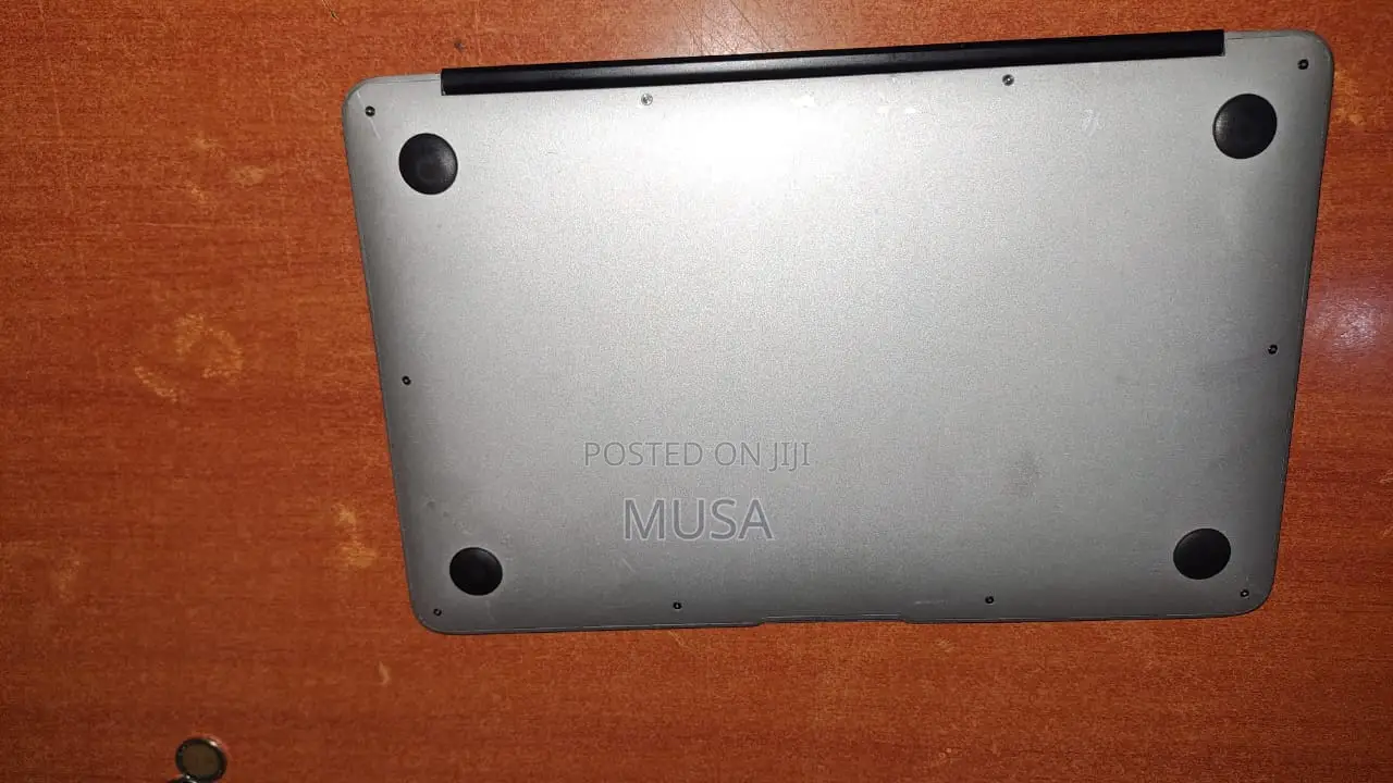 New Laptop Apple MacBook Air 4GB Intel Core i5 SSD 128GB