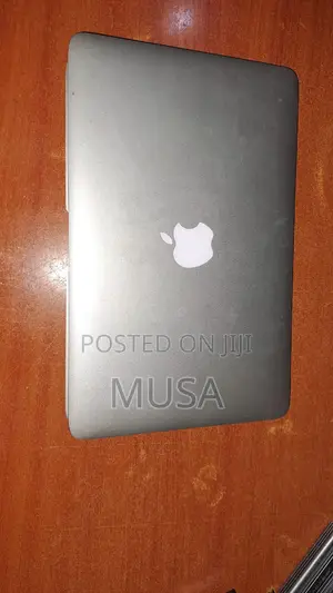 New Laptop Apple MacBook Air 4GB Intel Core i5 SSD 128GB