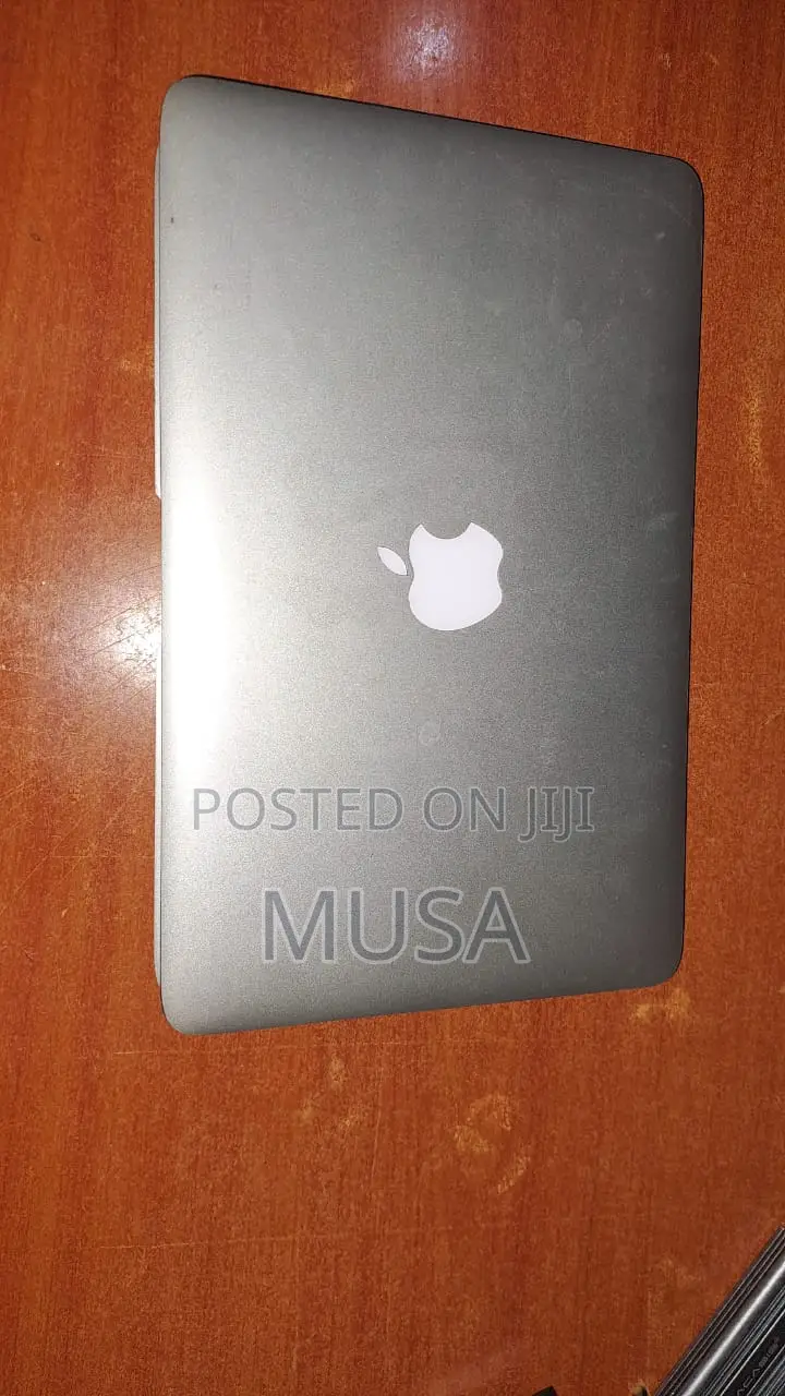 New Laptop Apple MacBook Air 4GB Intel Core i5 SSD 128GB