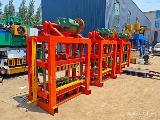 Commercial Cabro/Block Maker Machine Electric Powered .