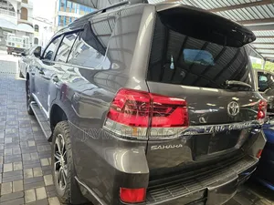 Toyota Land Cruiser 2016 Gray