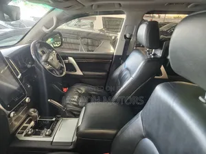 Toyota Land Cruiser 2016 Gray