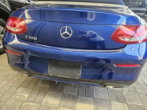 Mercedes-Benz C180 2018 Blue