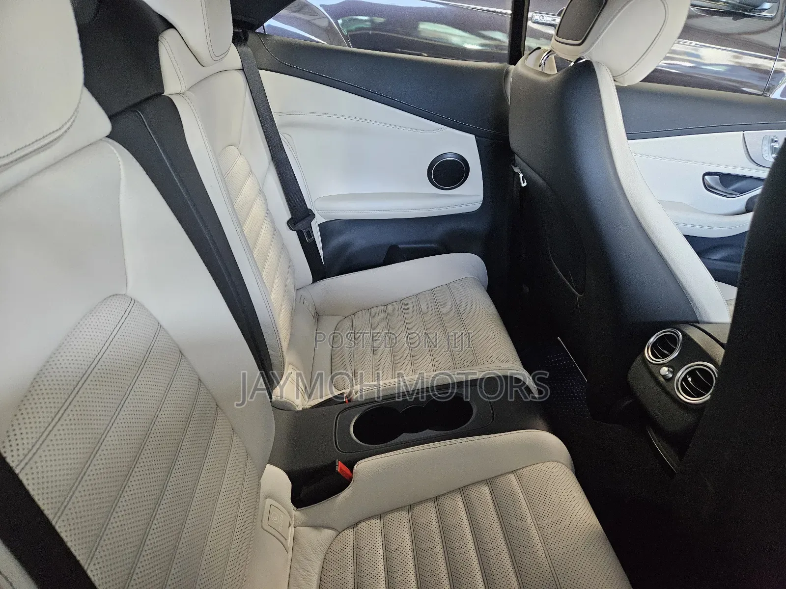 Mercedes-Benz C180 2018 Blue