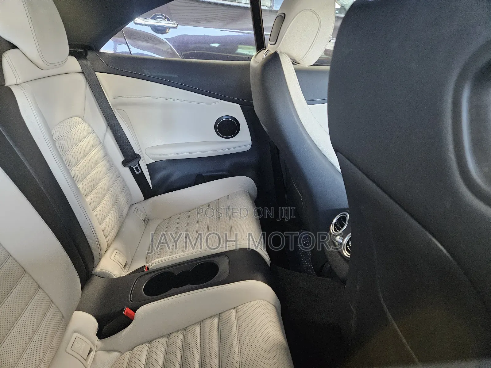 Mercedes-Benz C180 2018 Blue
