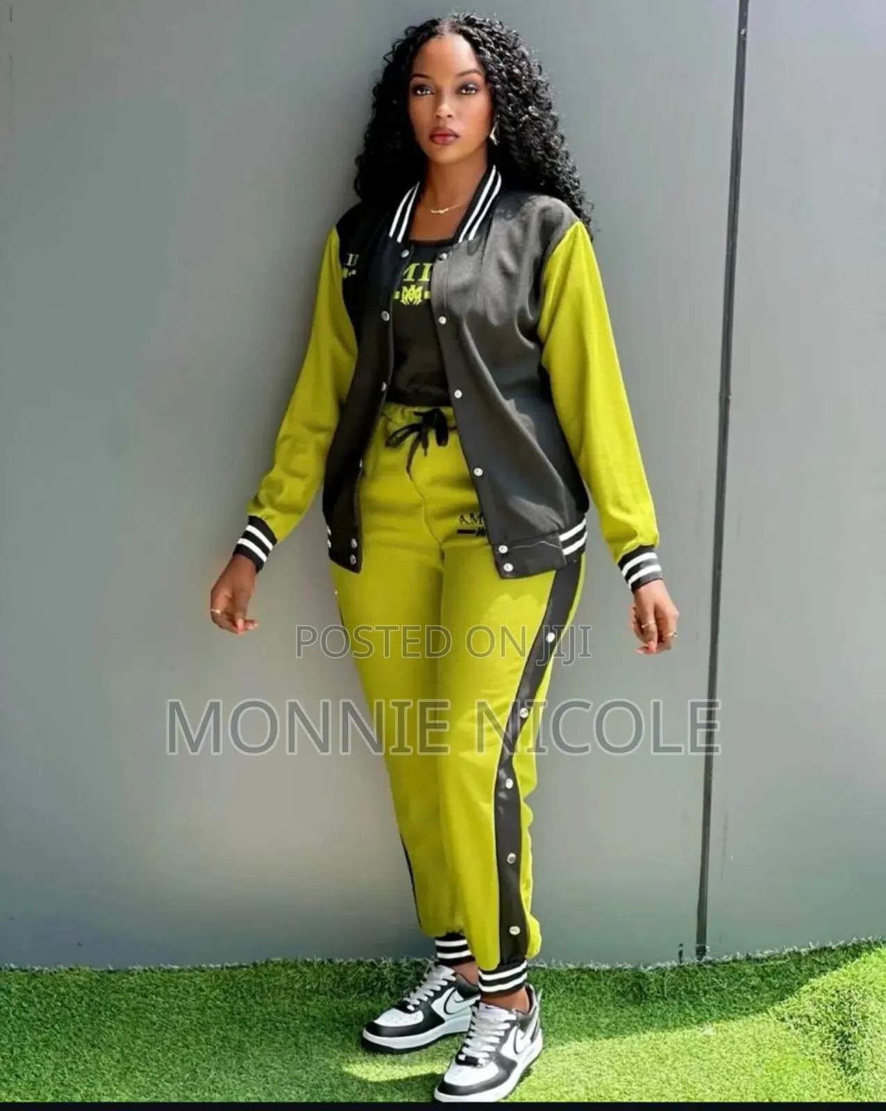 Sporty Ladies Tracksuit