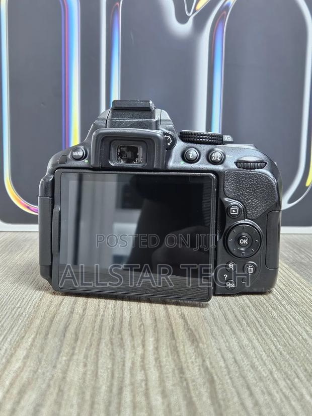 Nikon D5300 Complete With Charger - thumbnail 7